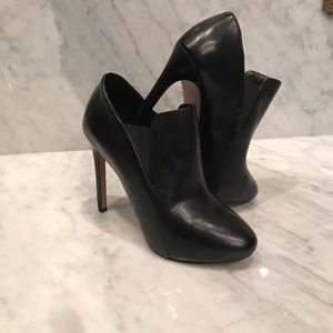 Nine West bootie MAKE AN OFFER